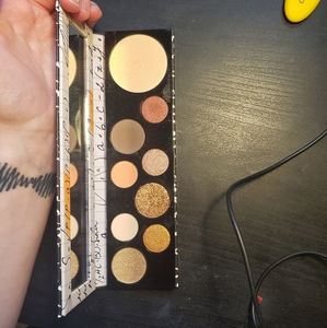 MAC eyeshadow palette